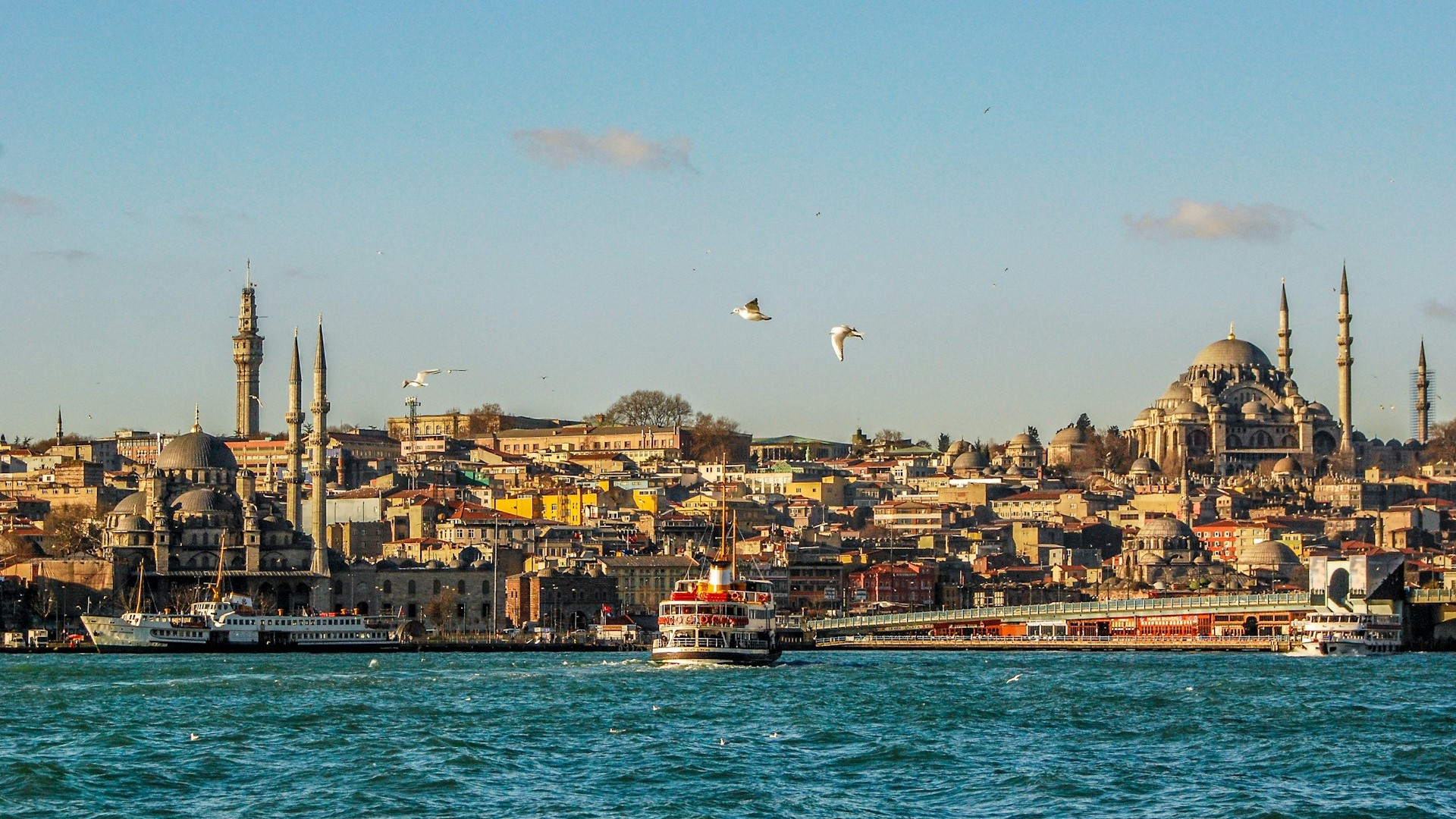 Сейсмологи предупредили о возможности разрушительного землетрясения в Стамбуле